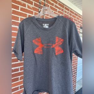 Under armour mens tshirt. Gray and orange. Moisture wicking fabric. Medium. EUC